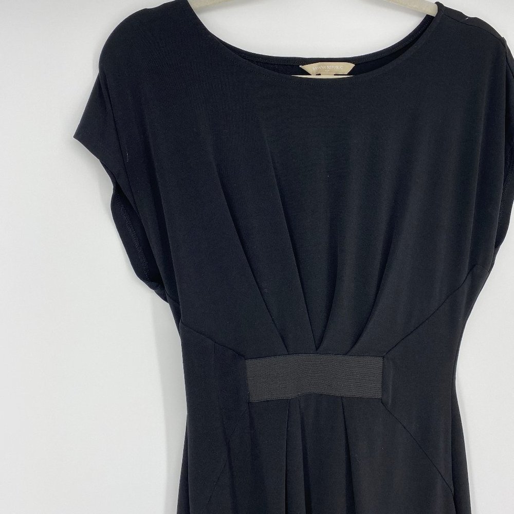 Banana Republic | Size S. Black Scoop Neck Dress